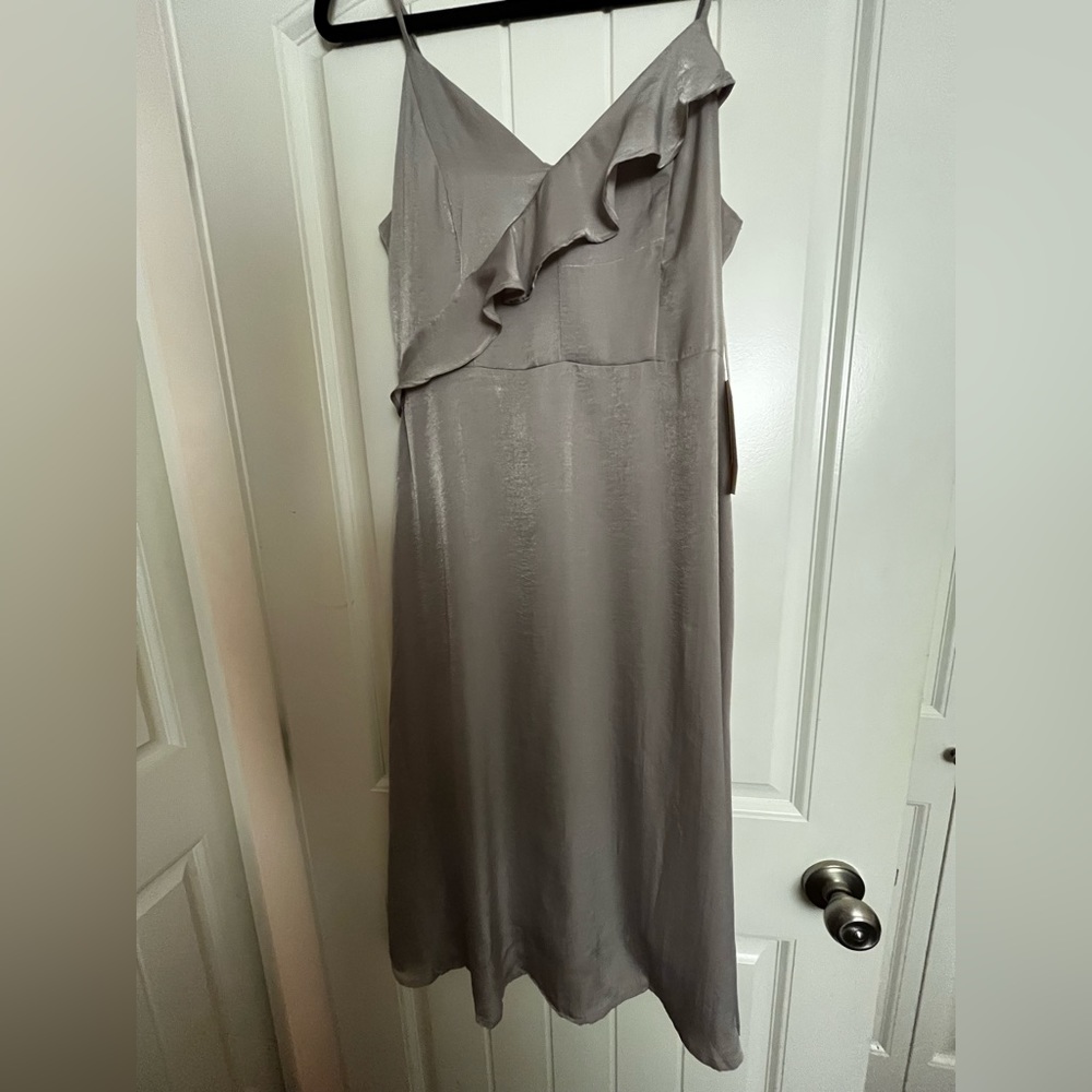 Size medium pendrell midi dress from little mountain Vancouver